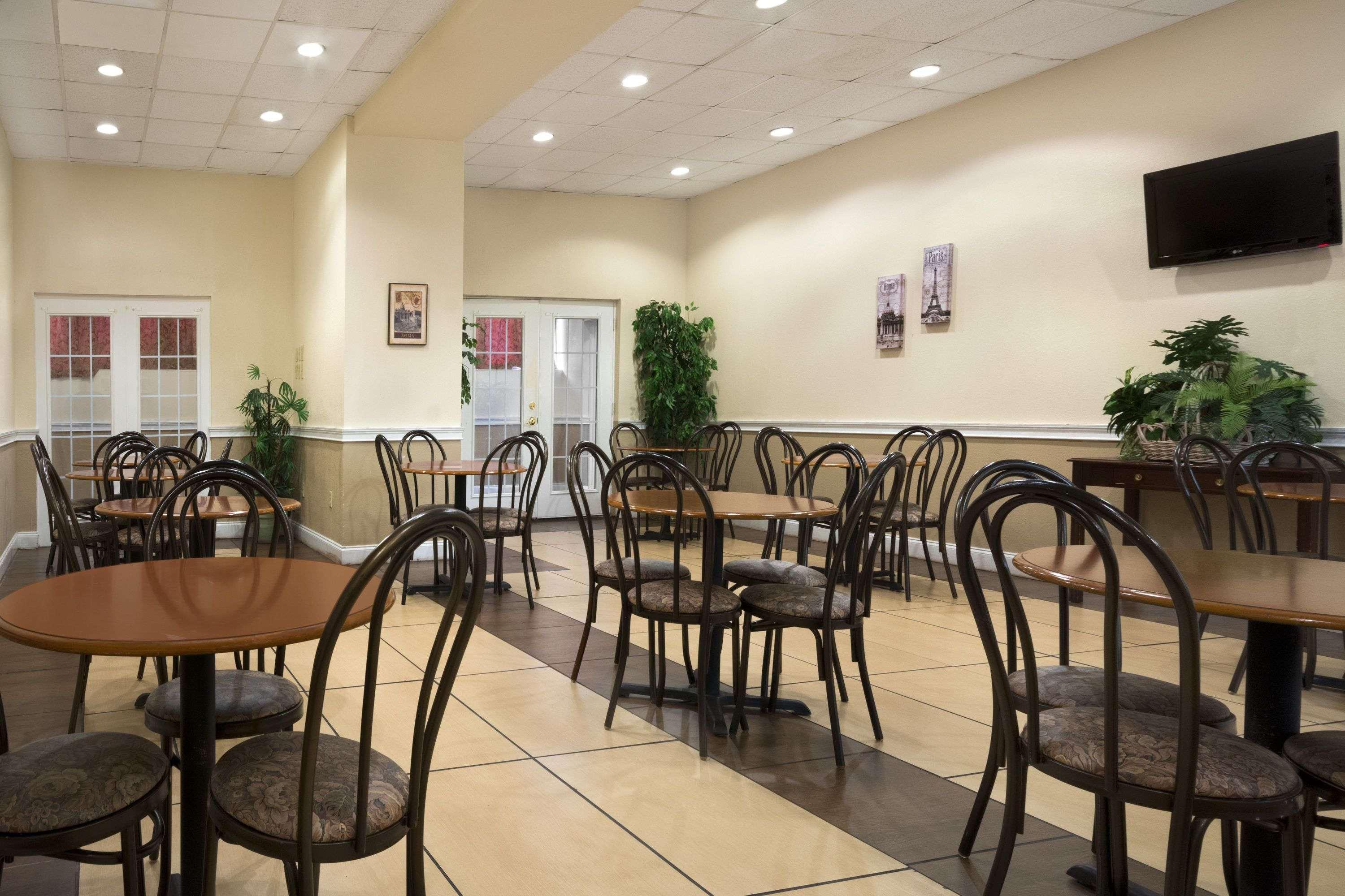 Hotel Days By Wyndham Birmingham Al 2*